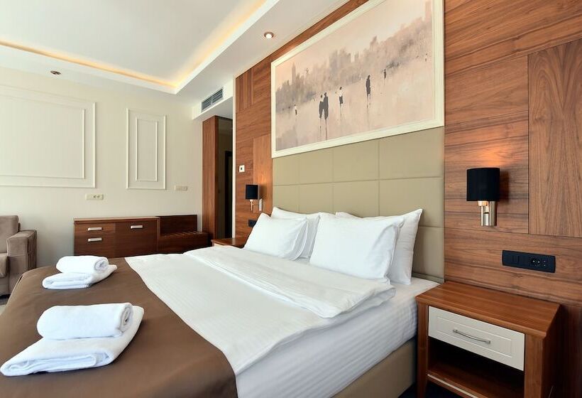 Standard Room, Lazaro