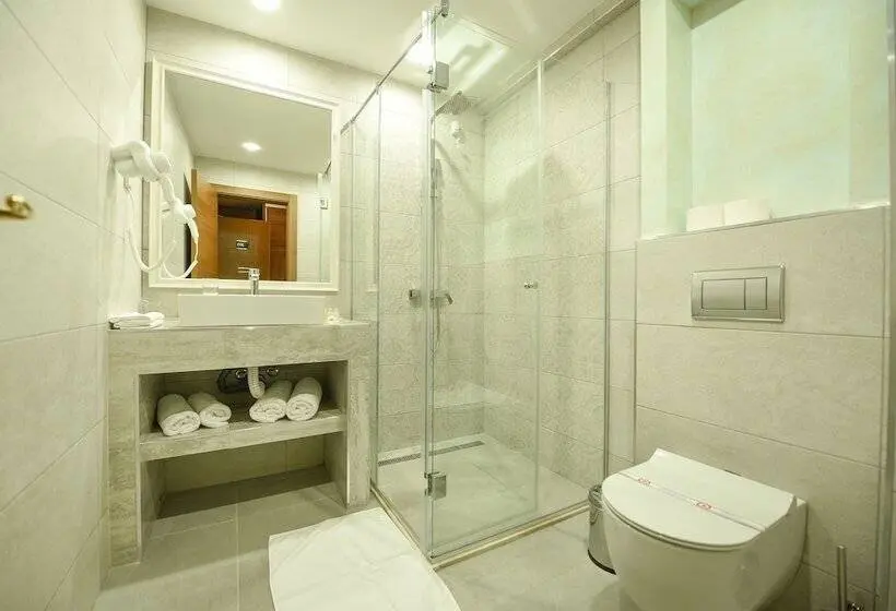 Comfort Triple Room, Lazaro