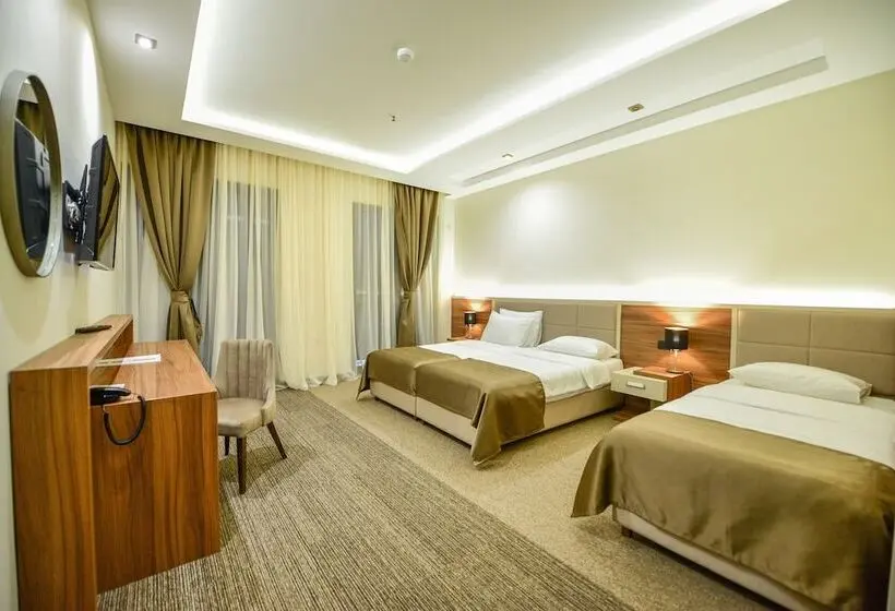 Comfort Triple Room, Lazaro