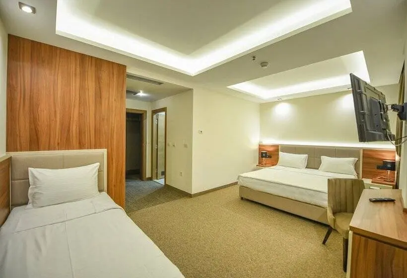 Comfort Triple Room, Lazaro