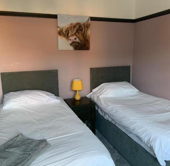 חדר אקונומי, Mad O'rourkes Pie Factory