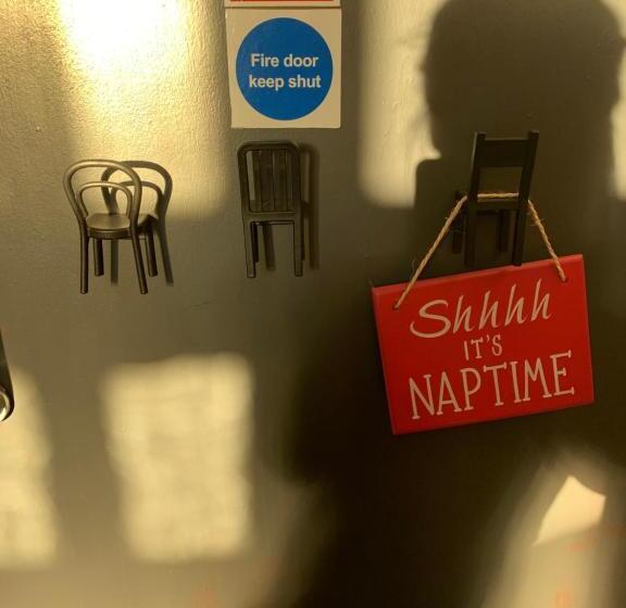 חדר אקונומי, Mad O'rourkes Pie Factory