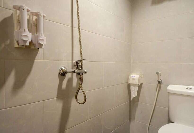 家庭间, Reddoorz @ Losari Area 2