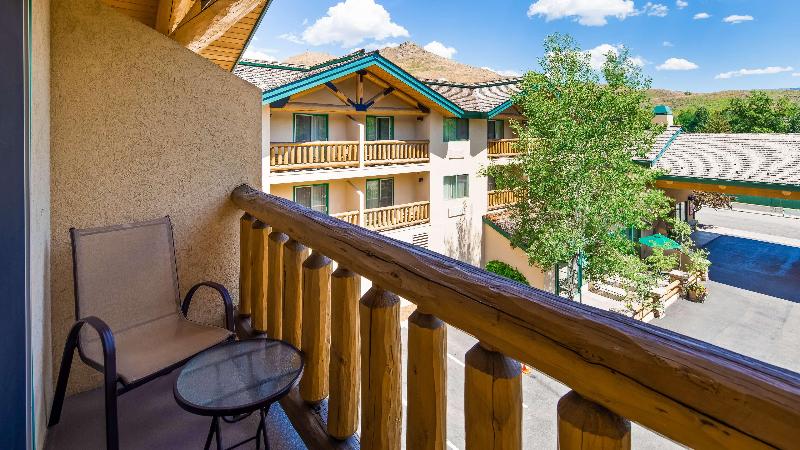 غرفة قياسية مزوَّدة بشُرفة, Best Western Plus Kentwood Lodge
