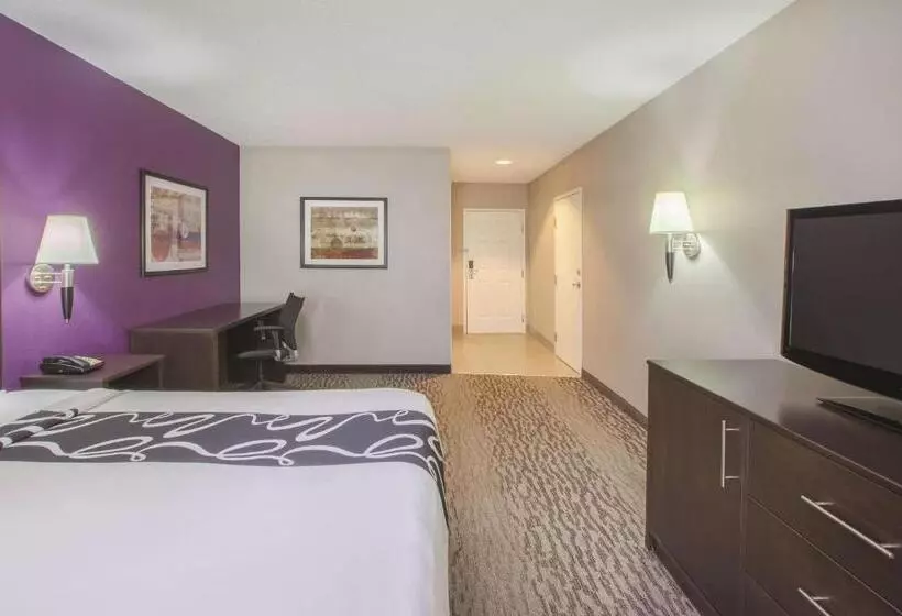 اتاق استاندارد با تخت بزرگ, La Quinta By Wyndham Erie