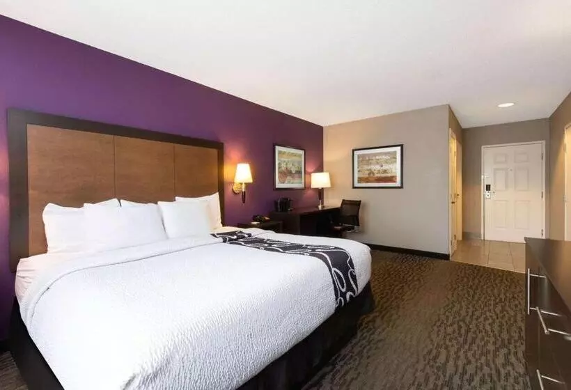 سوییت لوکس, La Quinta By Wyndham Erie