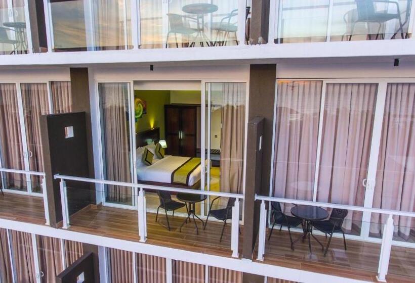 Номер Deluxe Вид на Море с Балконом, Ruvisha Beach