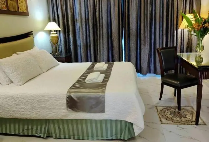 キングサイズベッドのスタンダードルーム, The Manor Beach Resort Besut