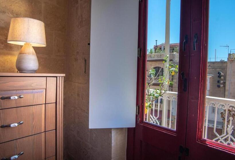 اتاق استاندارد با بالکن, 39 St. George