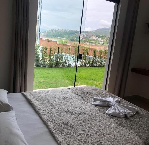 חדר סטנדרט לשלושה, Pousada Capitólio