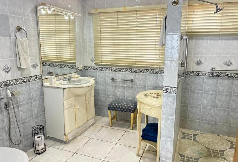 غرفة أساسية ثلاثية, Cafegourmetptacorona