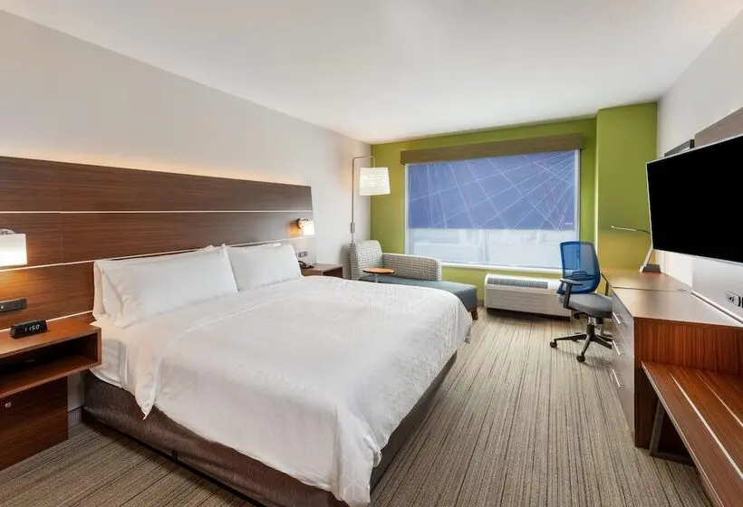 スイート, Holiday Inn Express & Suites   Parsons, An Ihg