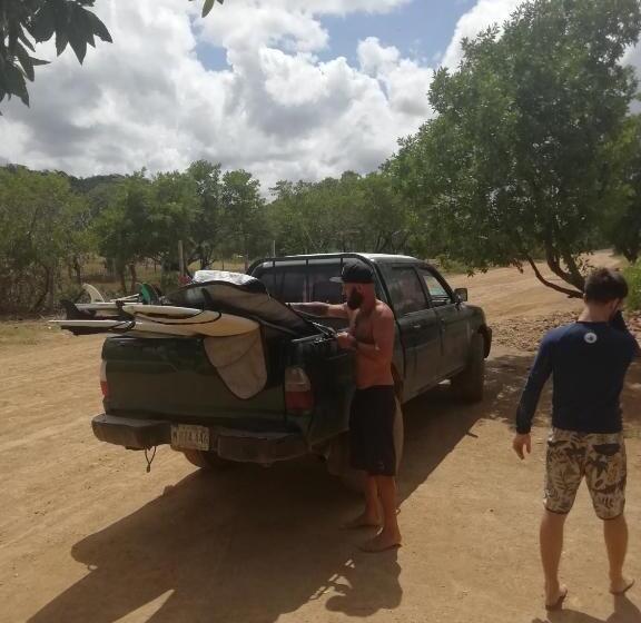 تختخواب در اتاق مشترک, Mola Mola Surf Popoyo