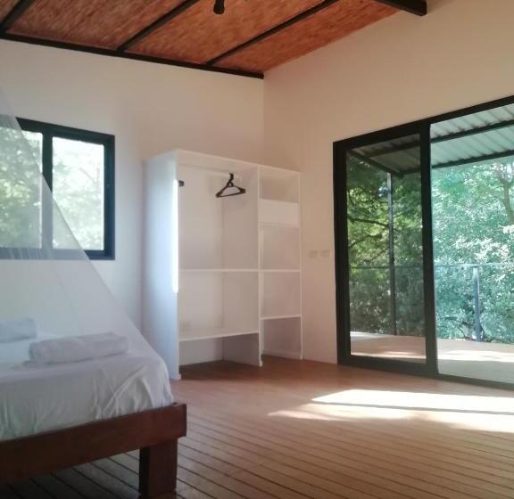 اتاق استاندارد با بالکن و چشمانداز دریا, Mola Mola Surf Popoyo