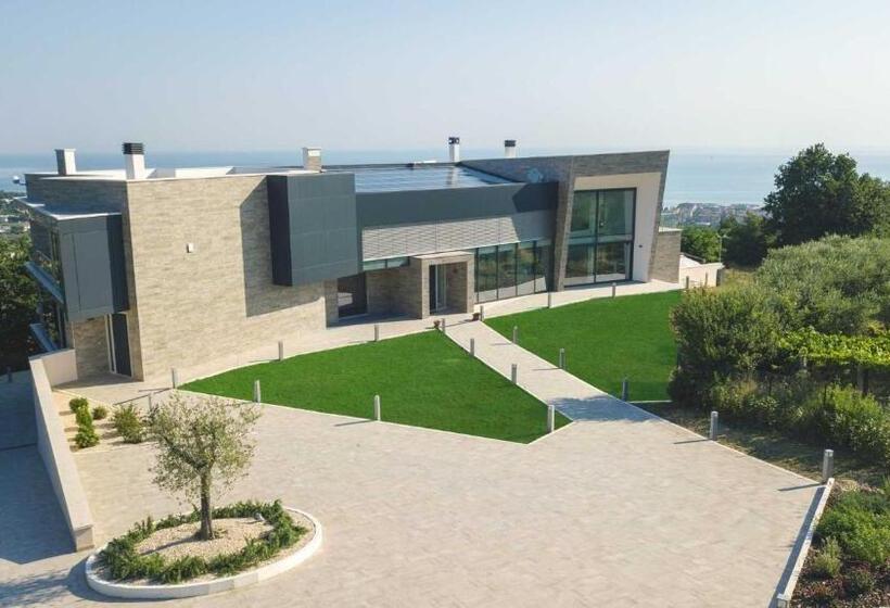 اتاق استاندارد با بالکن و چشم‌انداز دریا, Villa Verna Agriresort