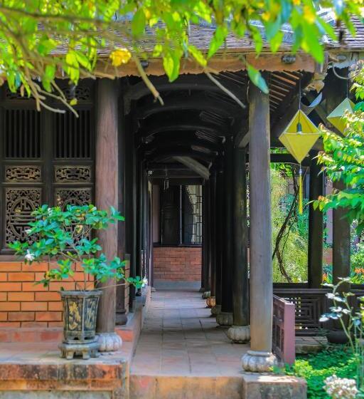 اتاق لوکس سه تخته, Mandarin Homestay Hue