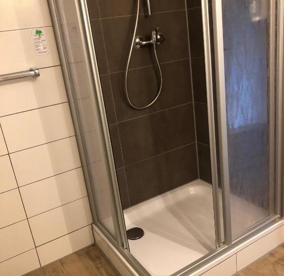 غرفة قياسية, Altstadt Wöllbacher Tor