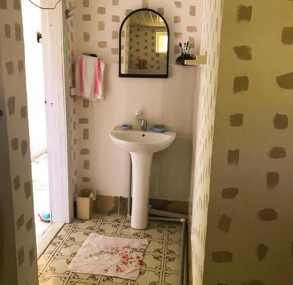 اتاق اکونومی, Dea