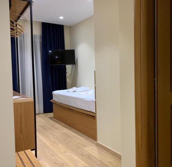 スタンダードシングルルーム, Lahuta