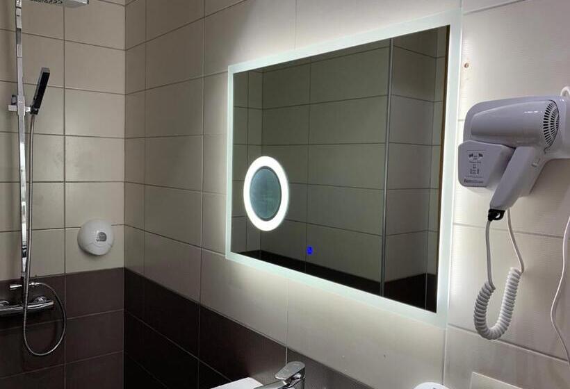 スタンダードシングルルーム, Lahuta