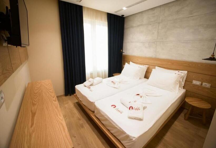 スタンダードルーム, Lahuta