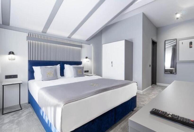 펜트하우스 룸, Kayus