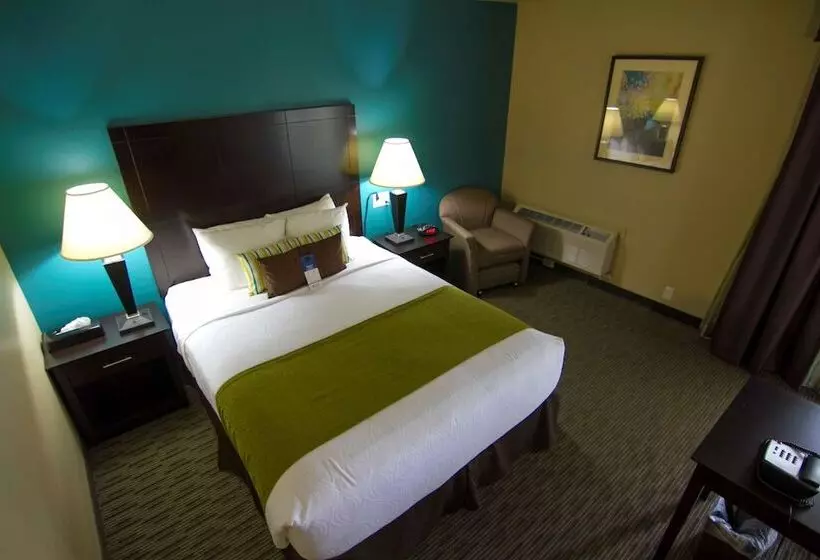 سوئیت با وان آب گرم, Best Western Plus Plattsburgh