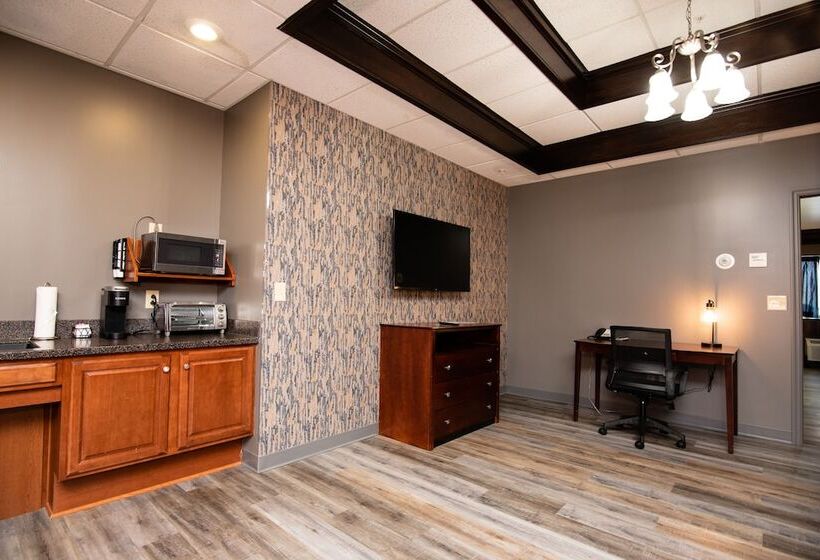 جناح مزود بجاكوزى, Best Western Plus Plattsburgh