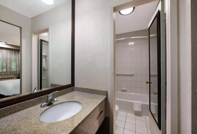 スタンダードルーム, SureStay Plus by Best Western Woodbury Inn