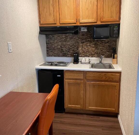 Номер Стандарт, SureStay Plus by Best Western Woodbury Inn