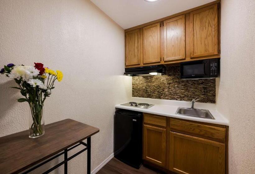 Номер Стандарт, SureStay Plus by Best Western Woodbury Inn