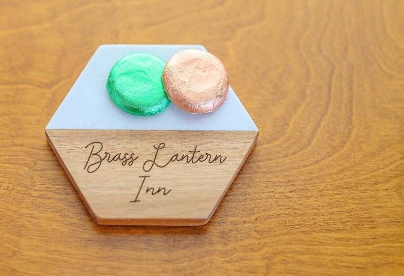 Трехместный Номер Классика, Brass Lantern Inn