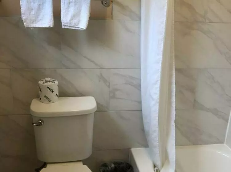 ２ダブルベッドのスタンダードルーム, Hometown Inn Athens
