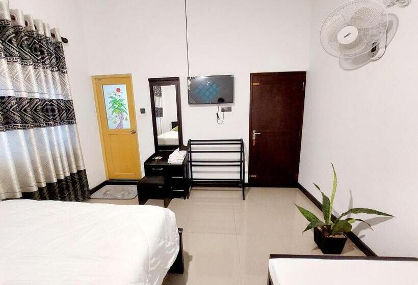 اتاق استاندارد سه نفره, Sky White Villa