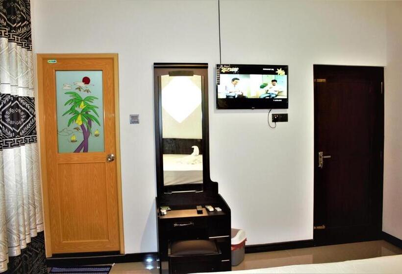 اتاق استاندارد سه نفره, Sky White Villa