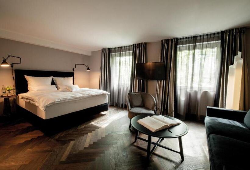 جناح جونيور, Prevôt Restaurant &