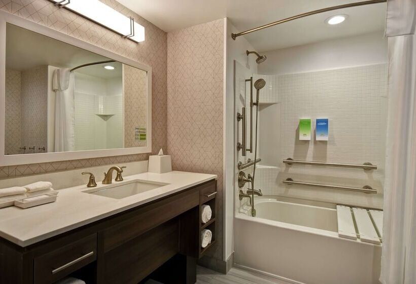 Люкс Адаптированный для Инвалидов, Home2 Suites By Hilton Taylor Detroit