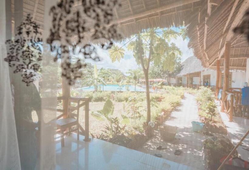 Номер Стандарт Вид на Бассейн, Bella Vista Resort Zanzibar