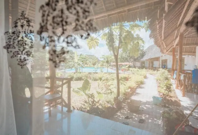 プールビュースタンダードルーム, Bella Vista Resort Zanzibar