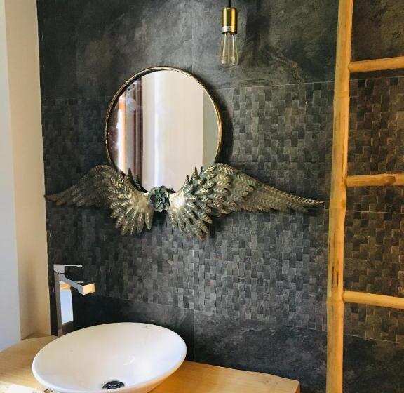 Номер Стандарт, Luz Almonaster