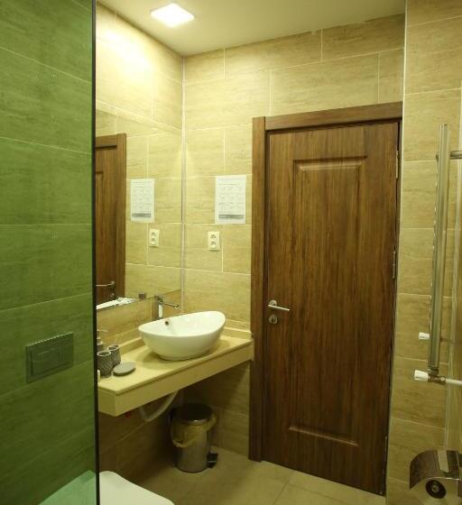 غرفة ديلوكس رباعية, Magnetiti