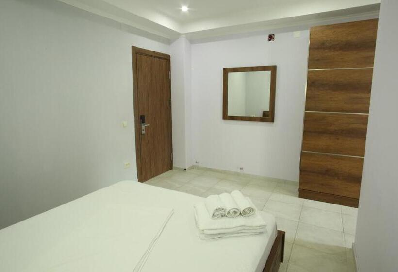 غرفة كومفورت ثلاثية, Magnetiti