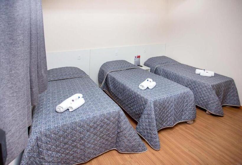 חדר סטנדרט לשלושה, Zandoná