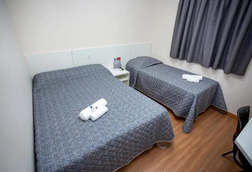Standard Kolmen Hengen Huone, Zandoná