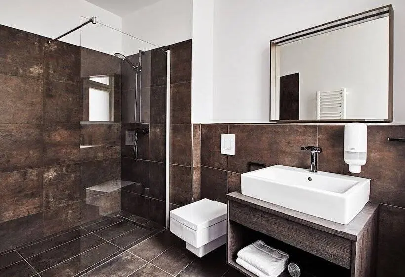 Standard Neljän Hengen Huone, Groners Leipzig