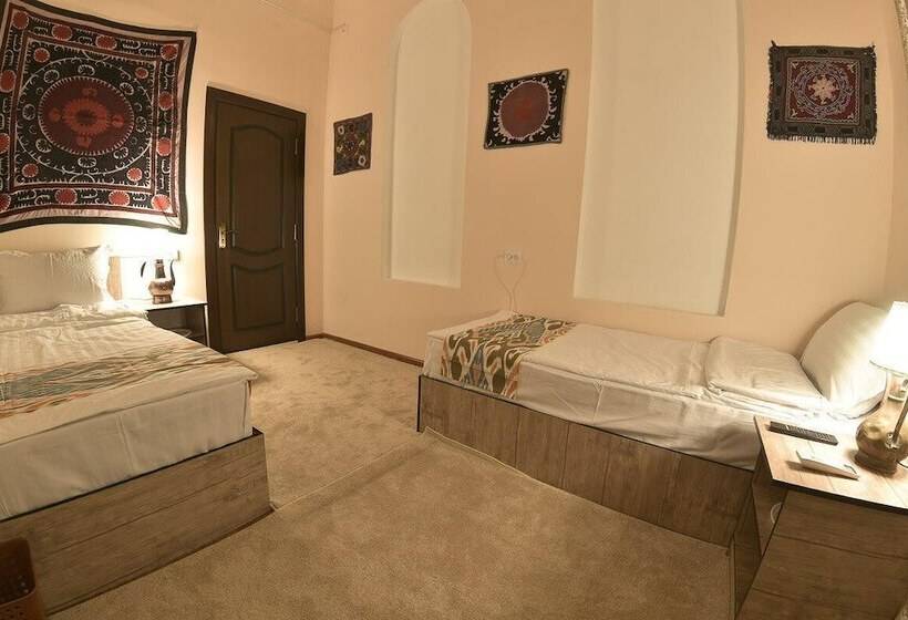 Economy Room, Mulberry