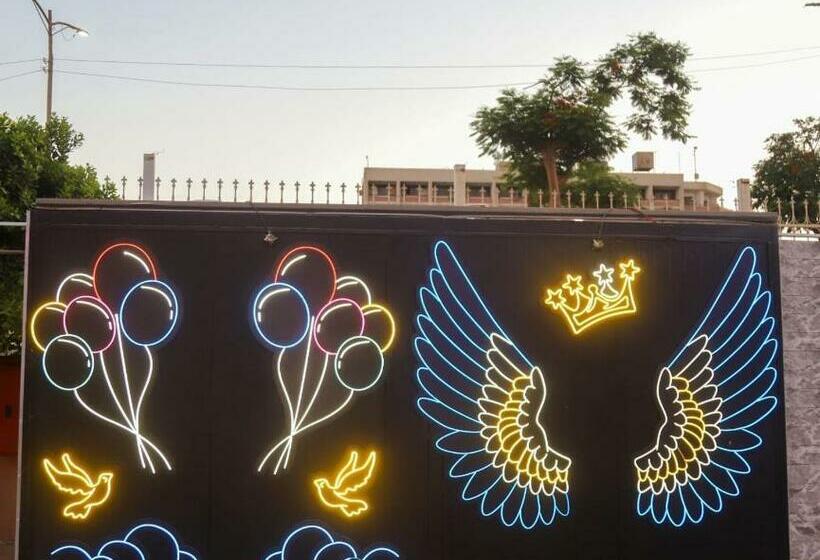 اتاق استاندارد, Queen Isis Floating