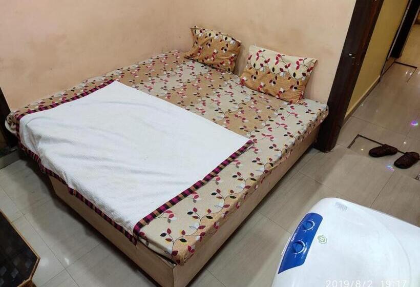 エコノミールーム, Thakur Ji