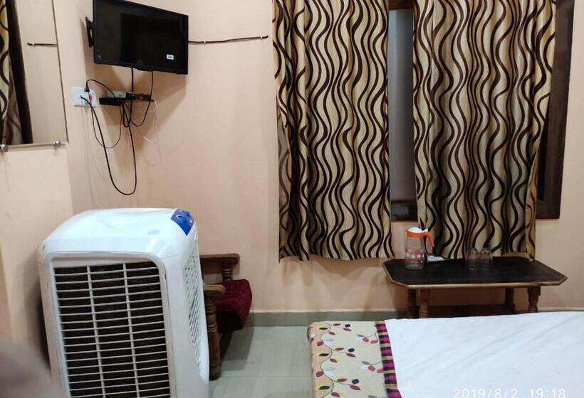 エコノミールーム, Thakur Ji