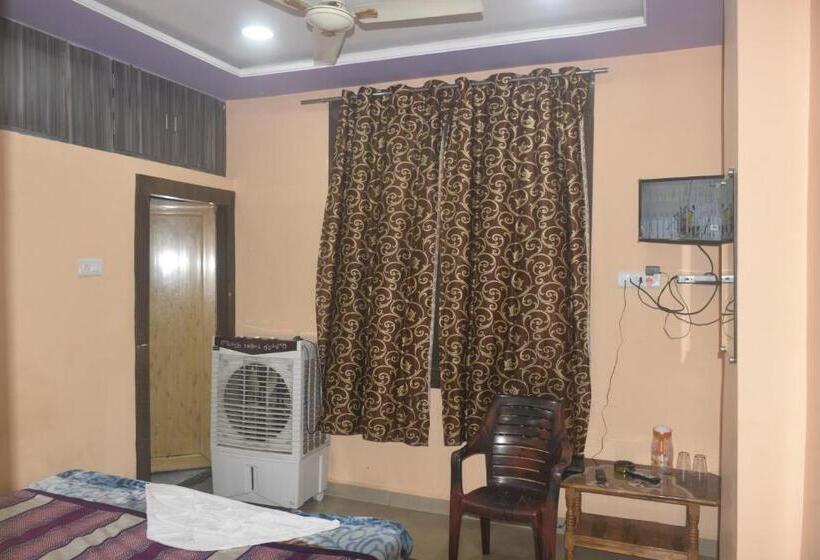 エコノミールーム, Thakur Ji